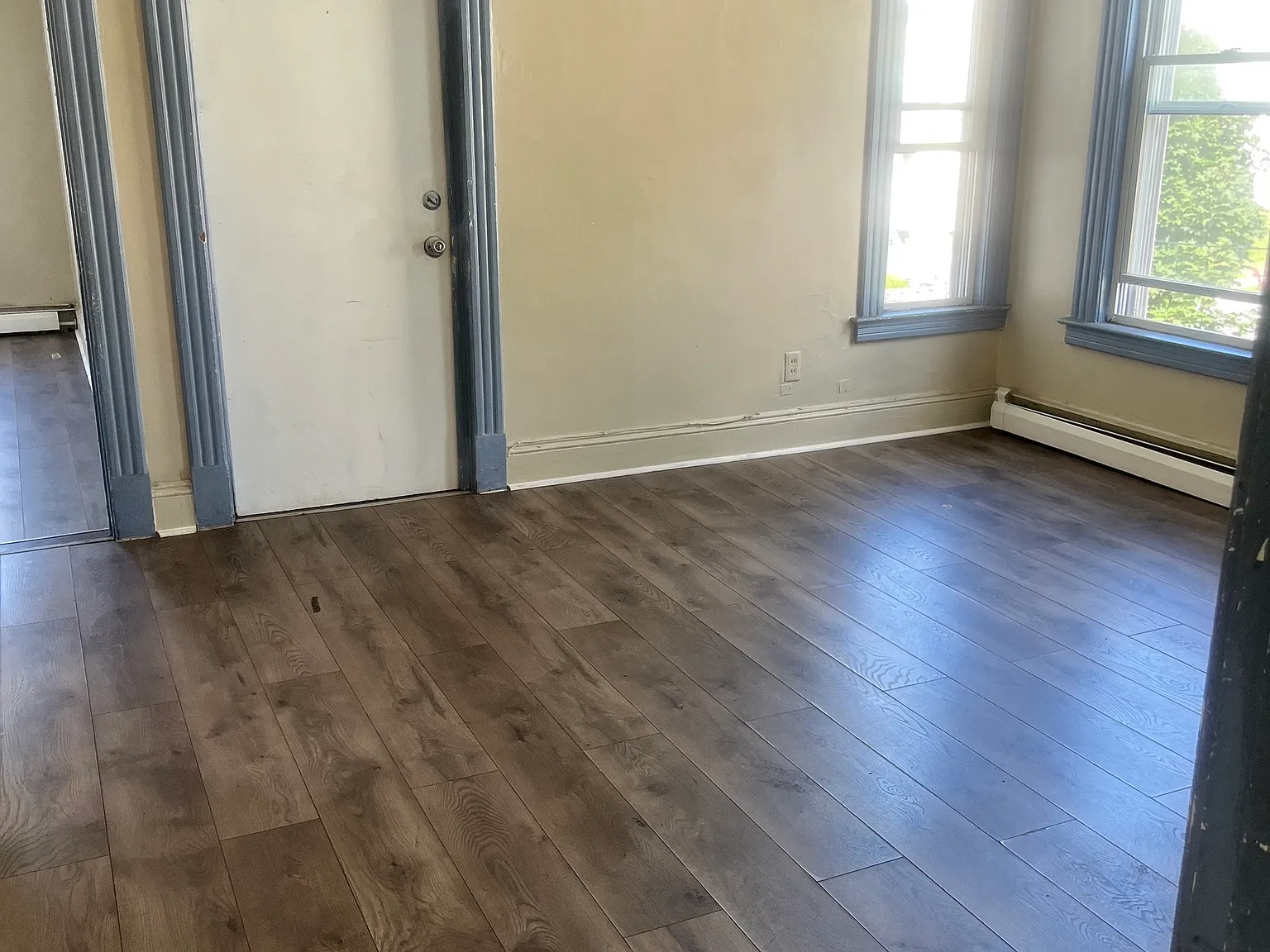 3 bed, 1.0 bath, 1223 sqft, $1,850 — Photo 4