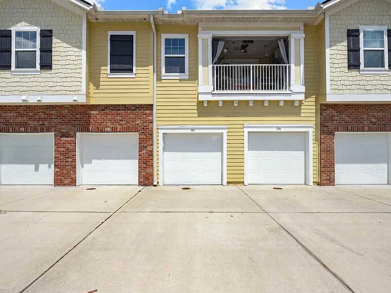 Burnett Ct — Photo 2