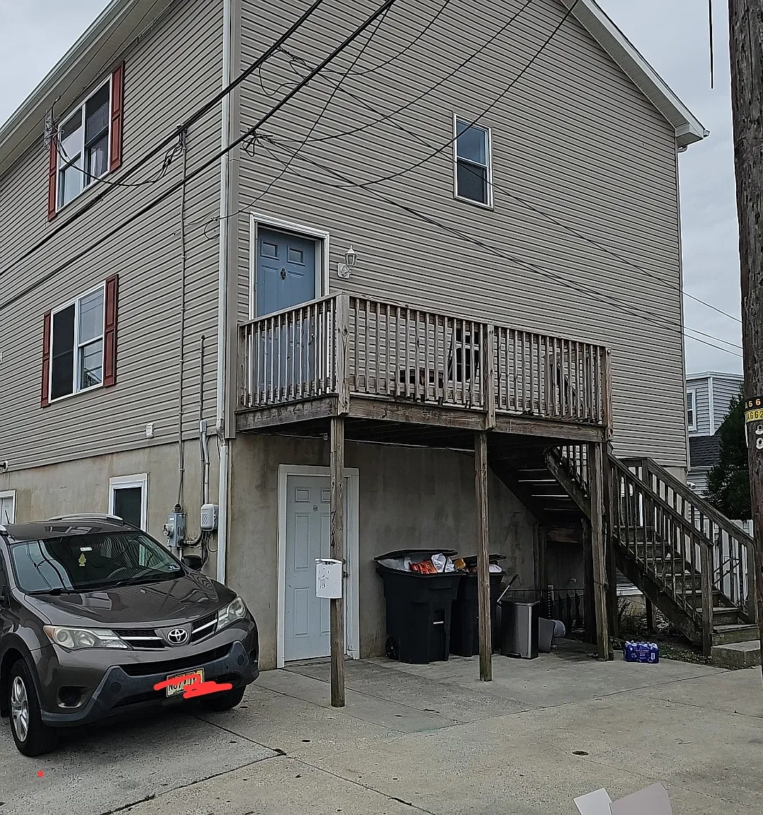 3 bed, 1.5 bath, 1100 sqft, $2,400 — Photo 4