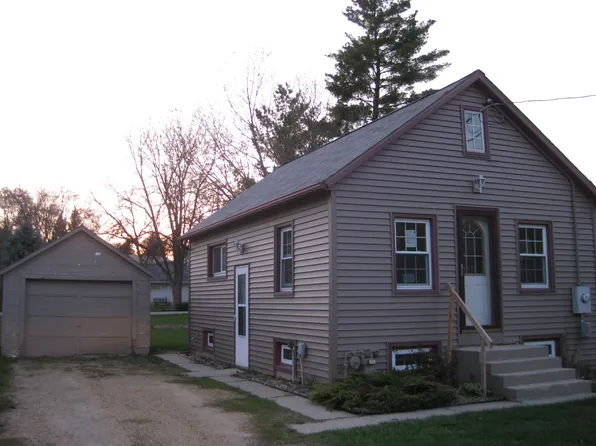 408 10th St SE, Waseca, MN 56093