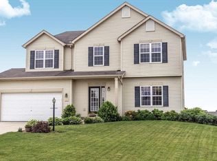 W1057 Snowyowl Ln, Ixonia, WI 53036