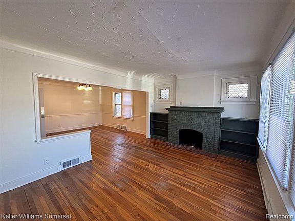 2nd image of 5783 Yorkshire Rd