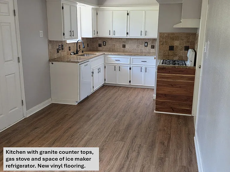 9011 Boundbrook Ave — Photo 8
