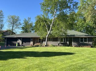 N21W28101 Domecki Ct, Pewaukee, WI 53072