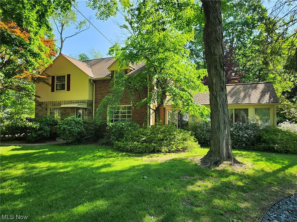 7223 Maple St photo 1