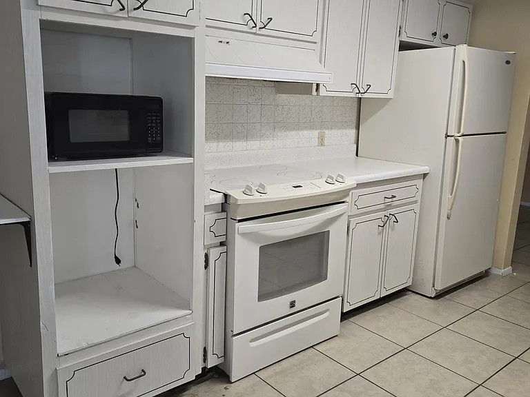 5031 Stardale Dr — Photo 10
