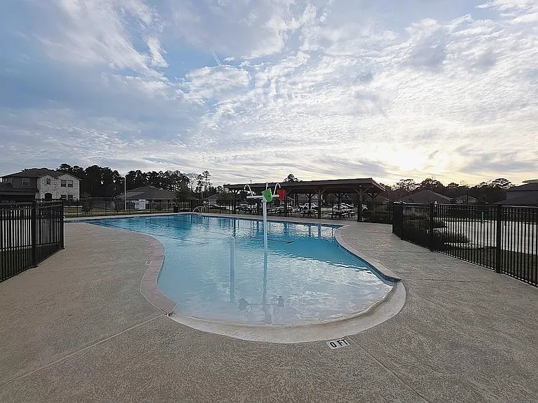 40821 Hawthorne Glades St — Photo 22