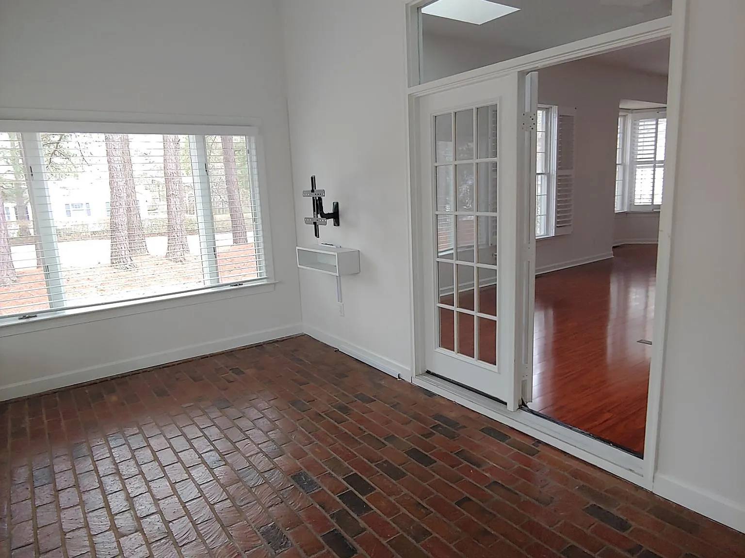 2 bed, 1704 sqft, $2,200 — Photo 3