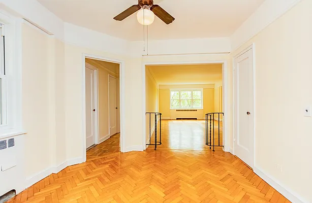 Sold by Re/Max In The City | media 32