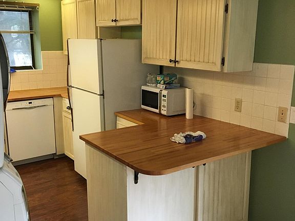 3rd image of 6515 23rd Ave NE #3