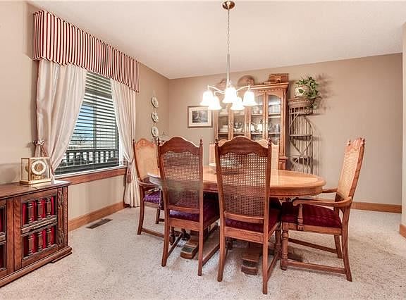 3rd image of 3116 S Arrowhead Dr