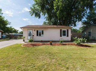 1621 Oakwood Dr, Waterloo, IA 50703
