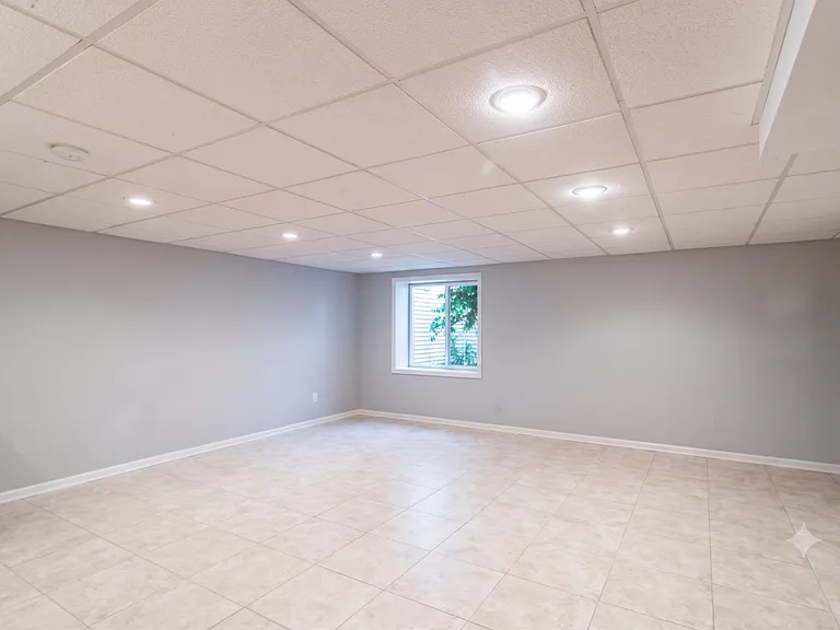 6 Beaconsfield Ct — Photo 17