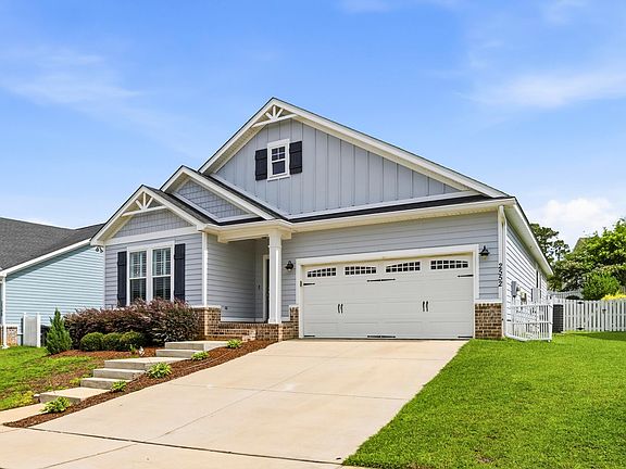 2nd image of 2552 Mount Vernon Ln