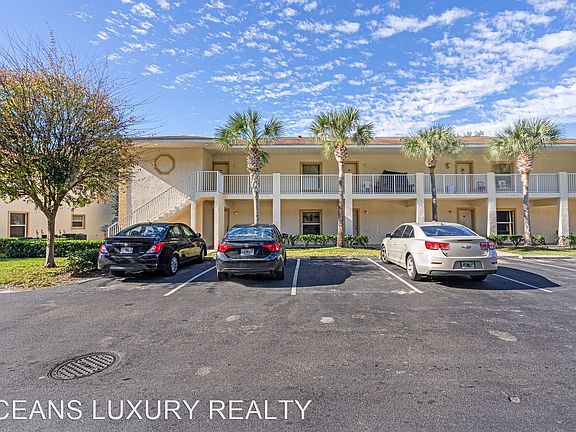 2nd image of 946 15th St APT 101