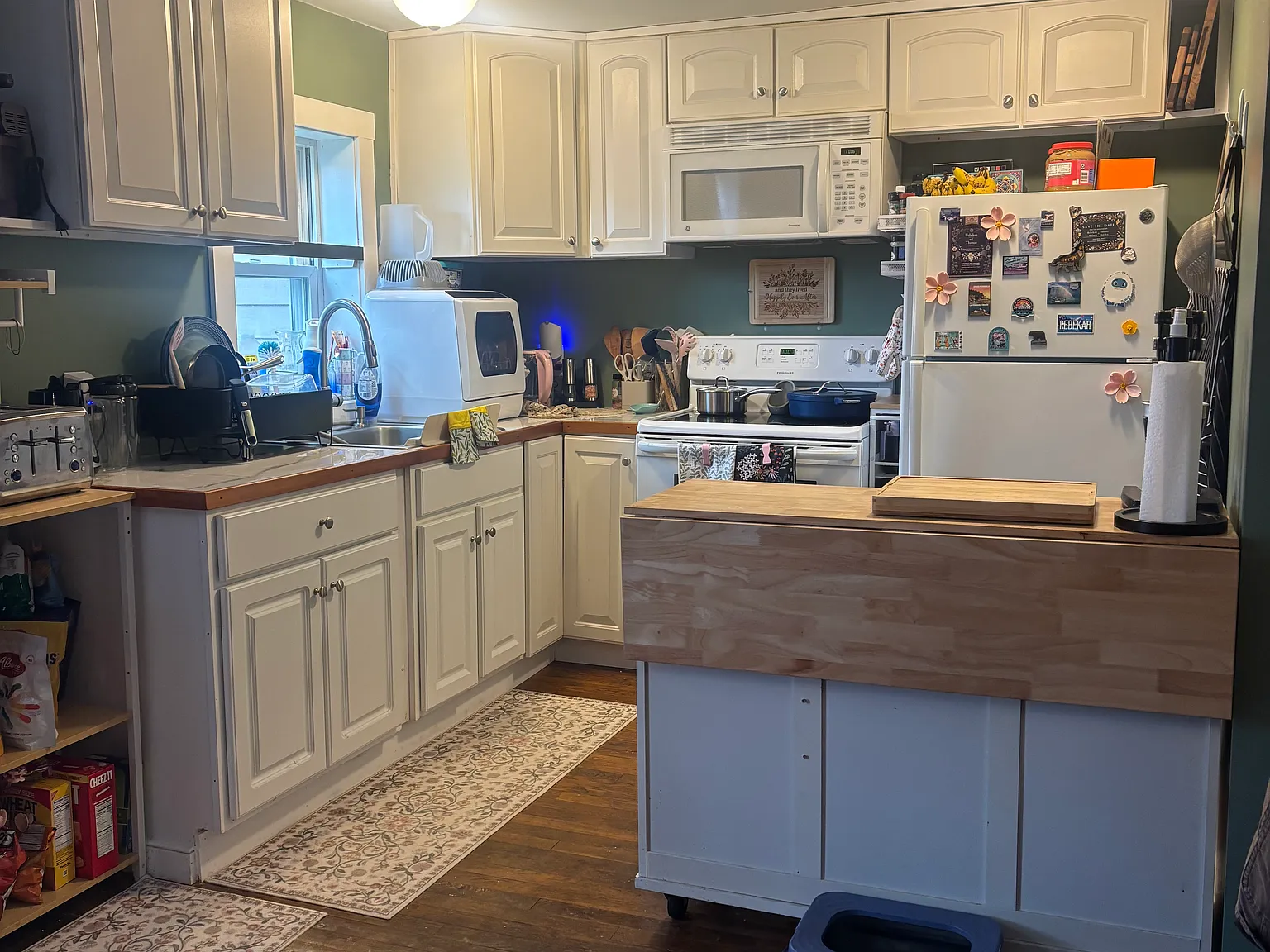 2 bed, 700 sqft, $1,600 — Photo 3