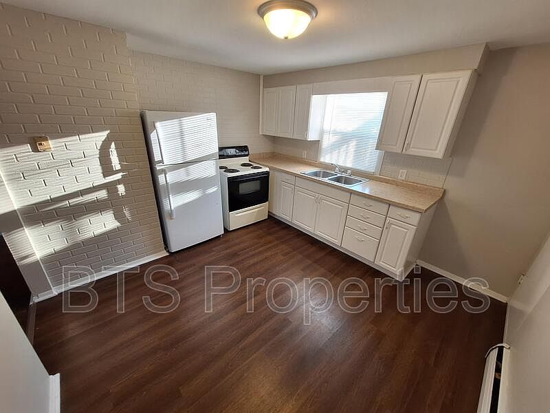 305 North Pleasant View Street 2 305 N Pleasant View St Elmwood, IL