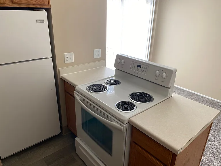 Southdale Square Apartments — Photo 173