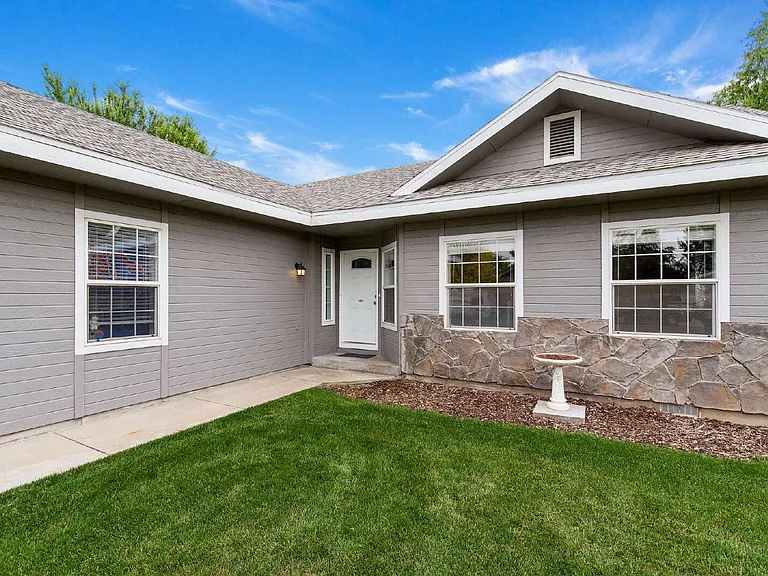 1339 E Stormy Dr — Photo 3