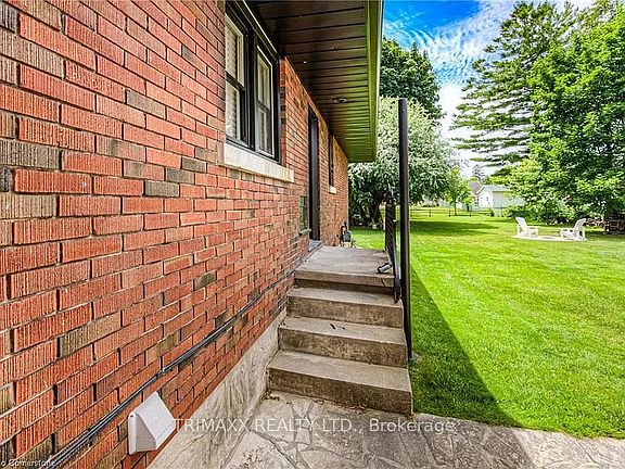 4th image of 271 Bedford Rd