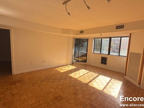 2nd image of 147 Kelton St
