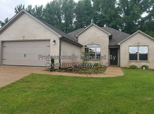 92 Lennox Village Dr, Jackson, TN 38305