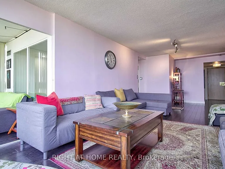 3233 Eglinton Ave E #1406 — Photo 20