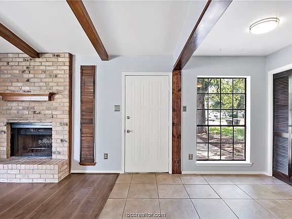 5th image of 600 San Saba Ct