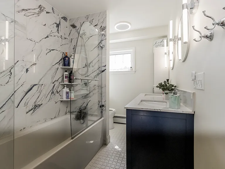8 Roberts St — Photo 12