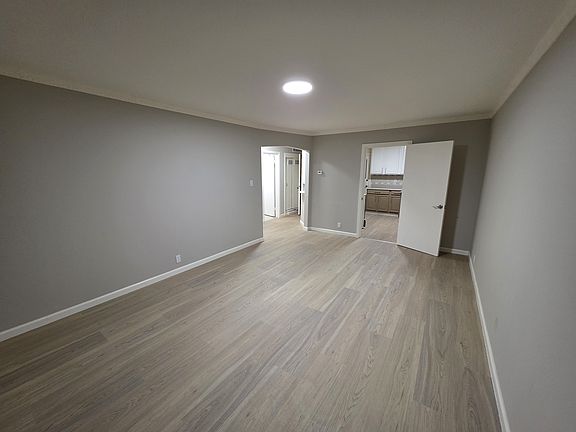 5th image of 719 34th Ave #5