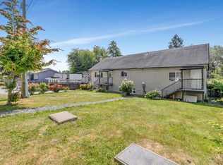 13906 68th Ave, Surrey, BC V3W 2H1