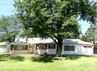241 N Robin Rd, Wichita, KS 67212