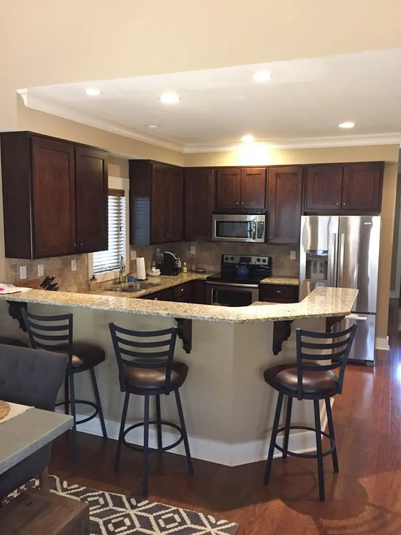 Perfect Location! - 3 Bedroom/3.5 Bath home close to AU - Fully-Furnished! — Photo 4