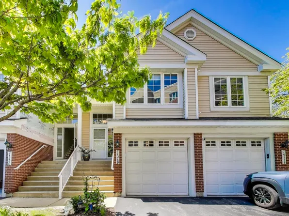 7426 Lincoln Ave #D, Skokie, IL 60076