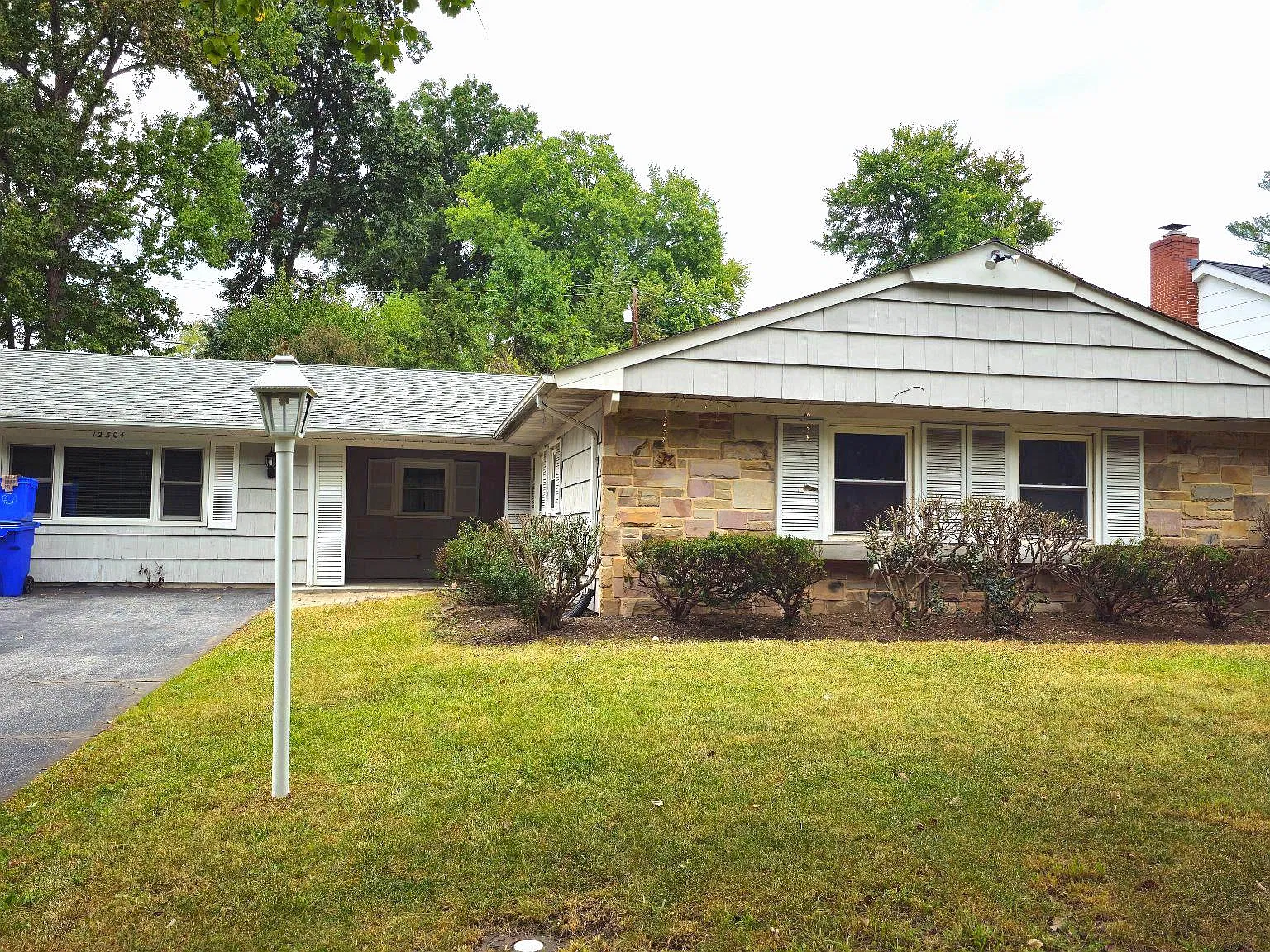 4 bed, 3.0 bath, 2018 sqft, $3,400 — Photo 1