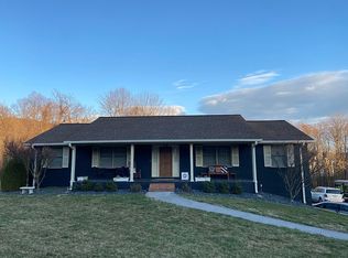 3923 Falling Creek Dr, Vinton, VA 24179