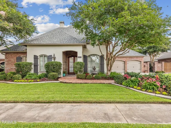 215 Brahmwell Ct, Lafayette, LA 70508