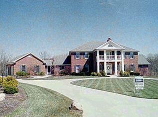 2688 Devils Backbone Rd, Cincinnati, OH 45233