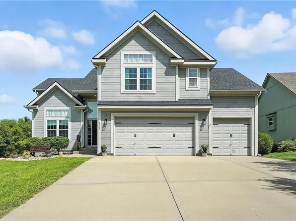 2416 SW Cabin Camp Ln, Lees Summit, MO 64082