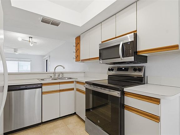 3rd image of 2701 COUNTRYSIDE BOULEVARD #102