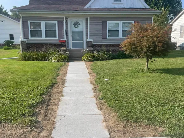607 W 3rd St, Bicknell, IN 47512