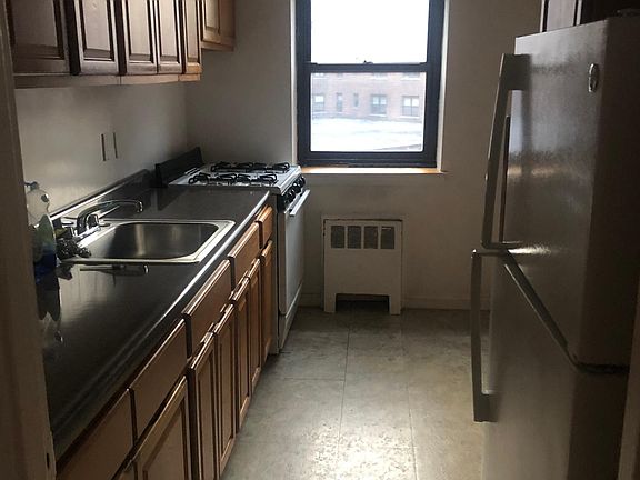 2nd image of 30 Fleetwood Ave Floor 2