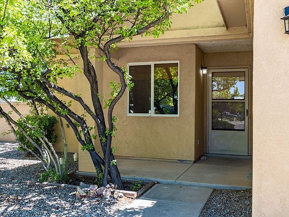 3rd image of 524 Medina Meadows Dr NE