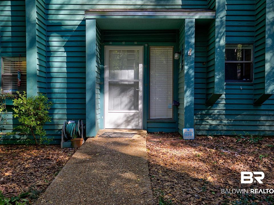 1st image of 13 Summer Oaks Dr