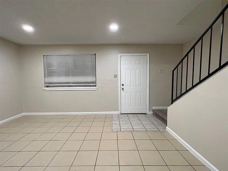 2130 Greenbriar Colony Dr — Photo 8