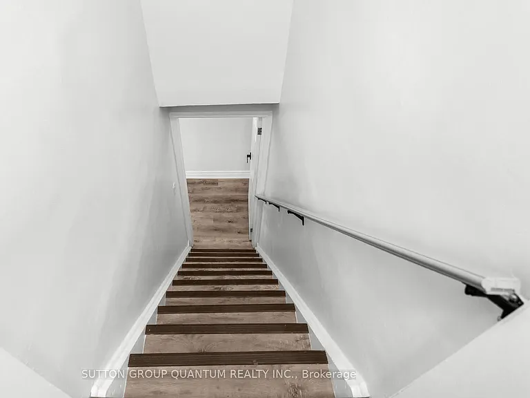 313 Ashbury Rd E #LOWER — Photo 3