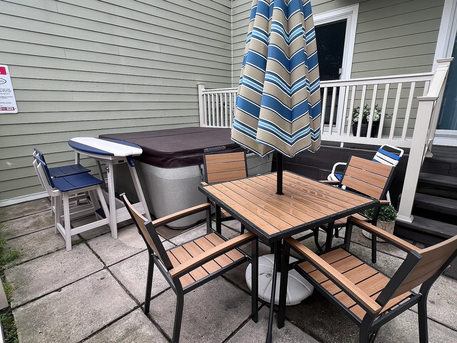 2 bed, 864 sqft, $2,171 — Photo 1