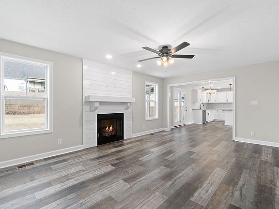2nd image of 204 Wellington Dr
