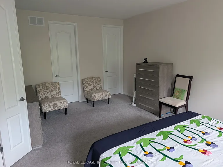 3230 Harvester Cres — Photo 11