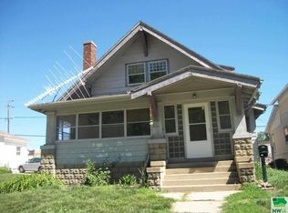 210 E Maple St, Cherokee, IA 51012